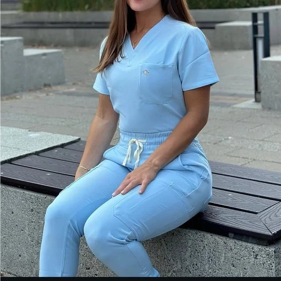 Luuna Scrub Set - Picture 5 of 5